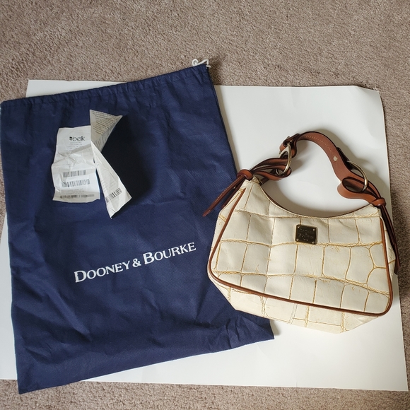 Authentic Dooney and Bourke crocodile embossed Shoulder bag - Picture 3 of 8